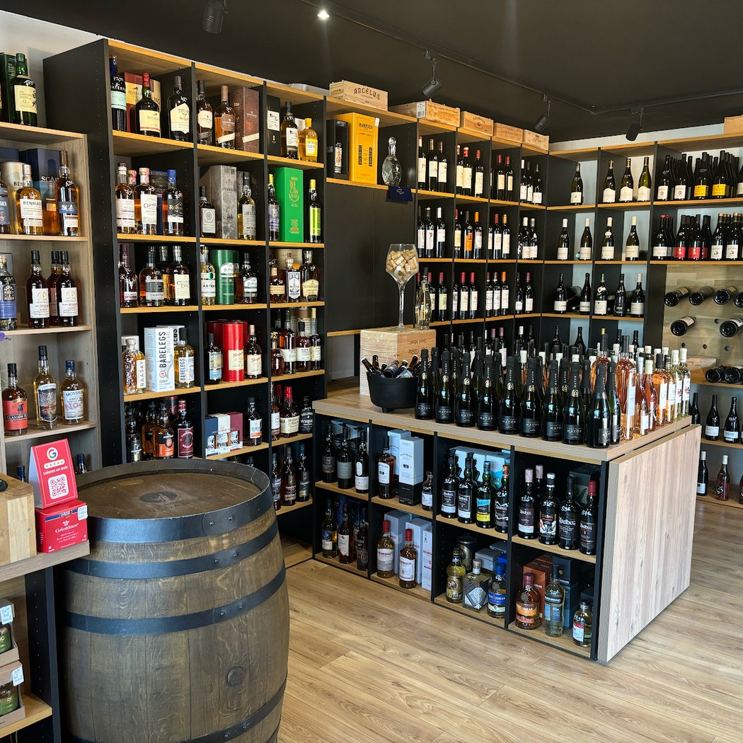 Les Décanteurs | Caviste de proximité, vins et spiritueux 1